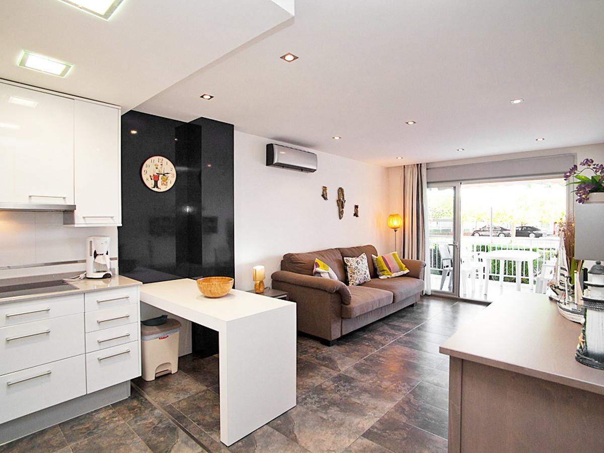 Apartment Dms V By Interhome Villafortuny Rum bild